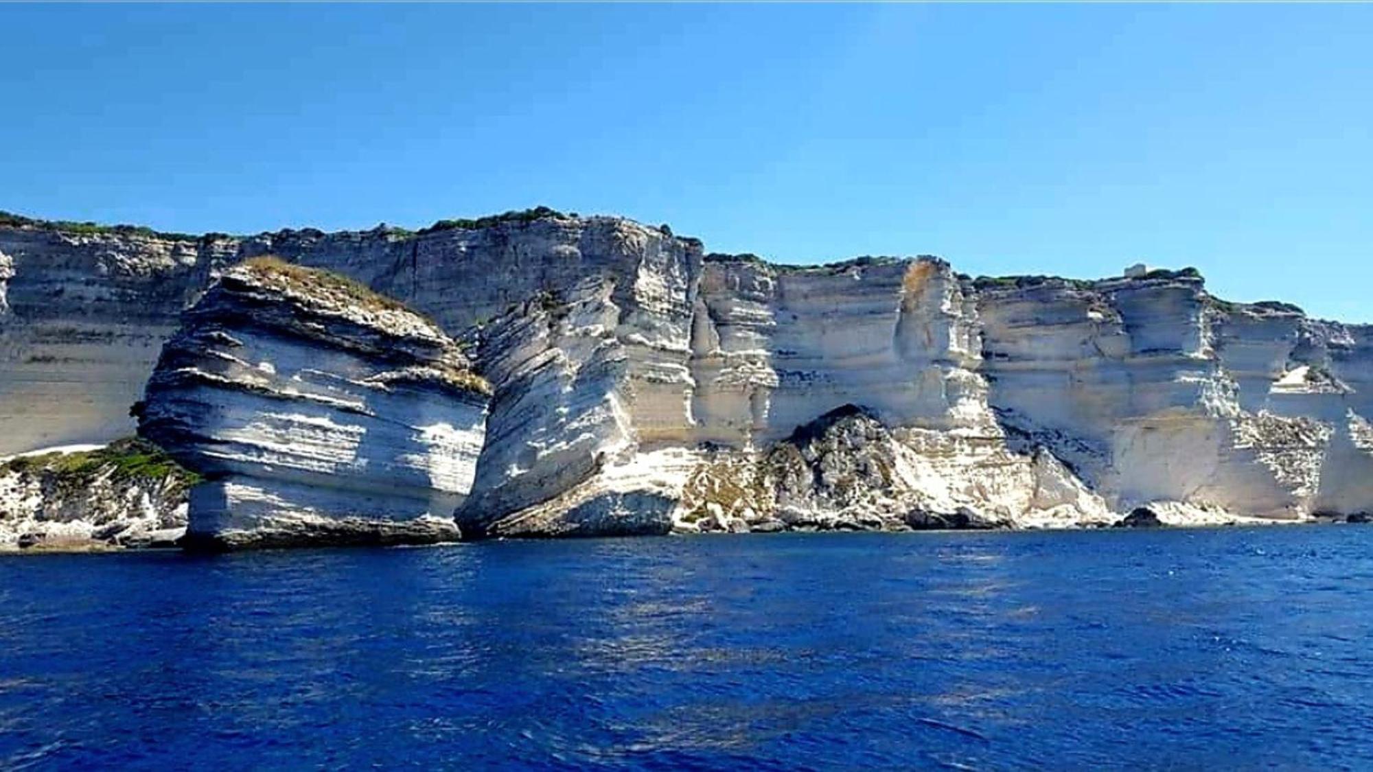 Appartement Kalliste, Logements Avec Vue Citadelle De Bonifacio Бонифачо Екстериор снимка