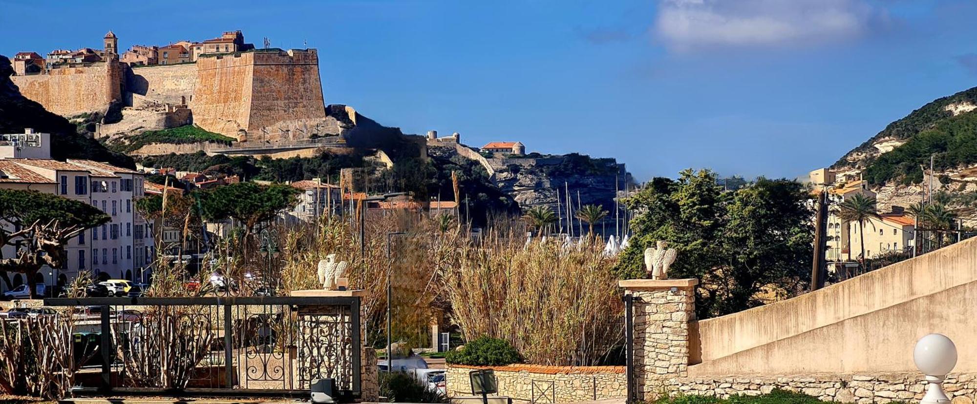 Appartement Kalliste, Logements Avec Vue Citadelle De Bonifacio Бонифачо Екстериор снимка